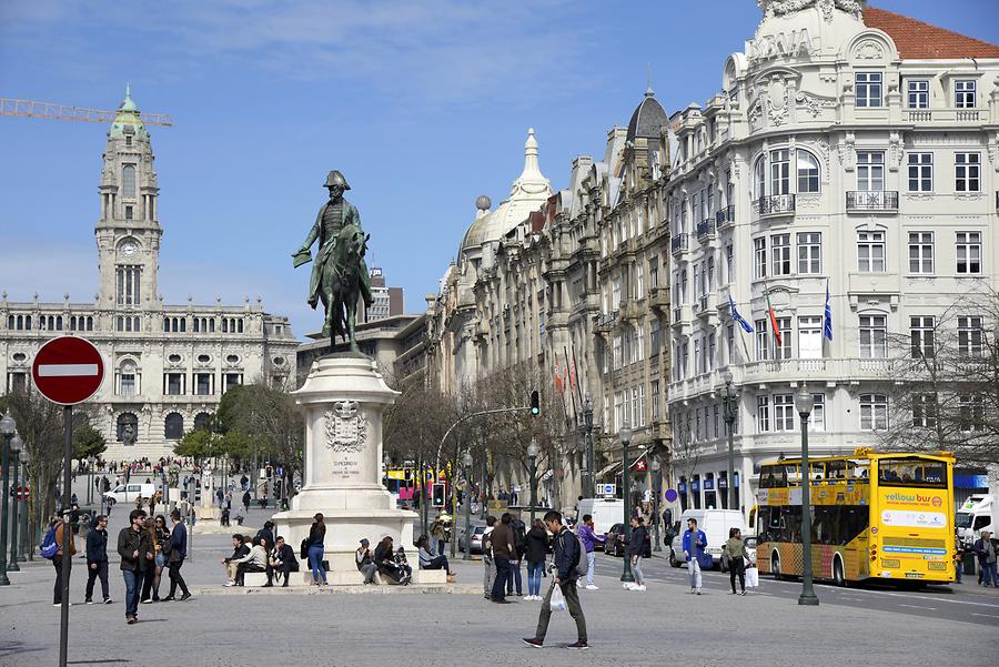 Liberdade Square and City Hall