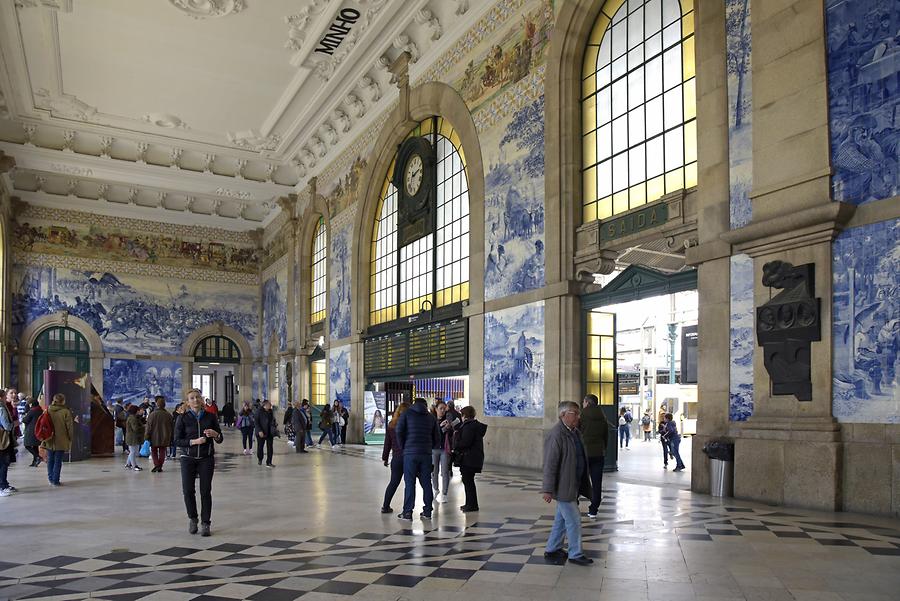 São Bento Railway Station