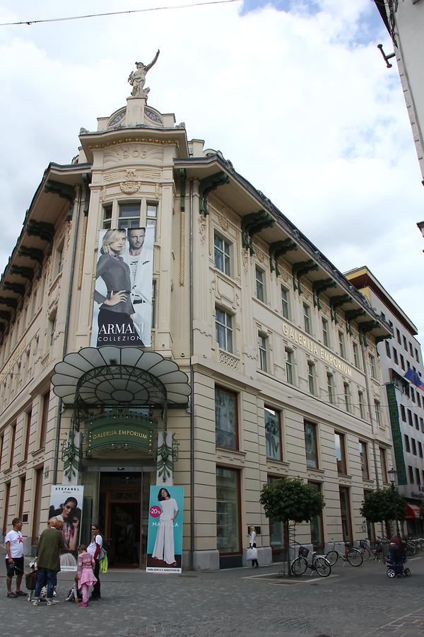 Prešeren Square - Art Nouveau Buildings