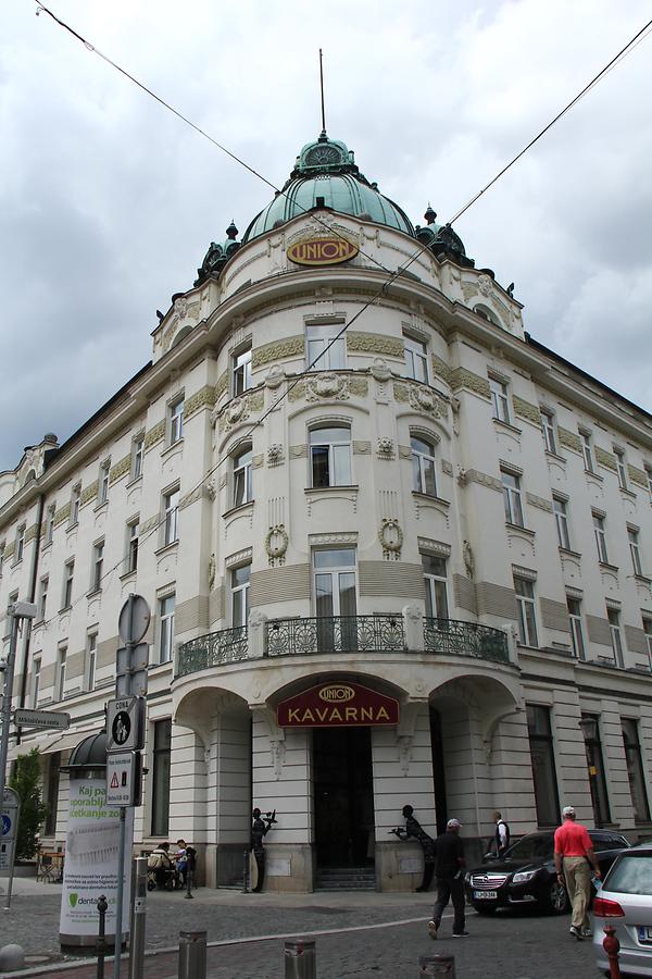 Prešeren Square - Art Nouveau Buildings