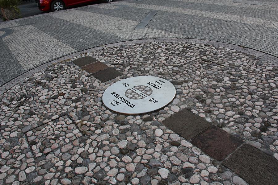 Gorizia - Piazza della Transalpina; Boundary Line