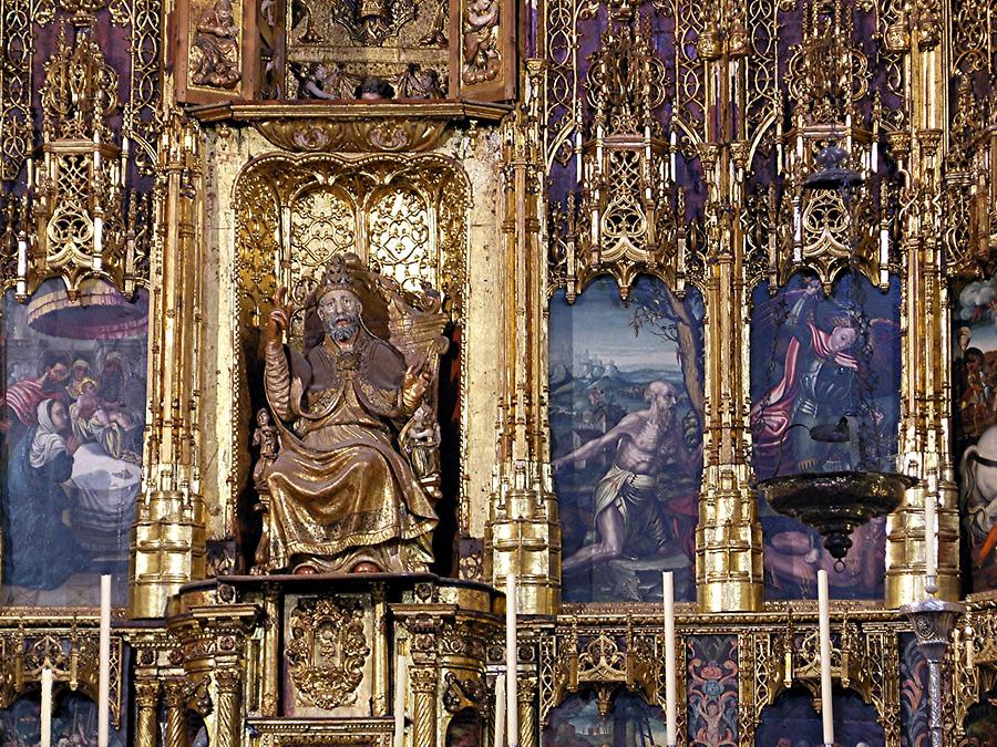 Arcos de la Frontera - High altar of San Pedro