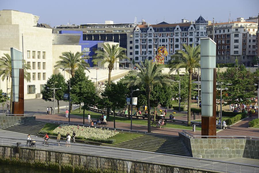 River Walk Rio Nervion