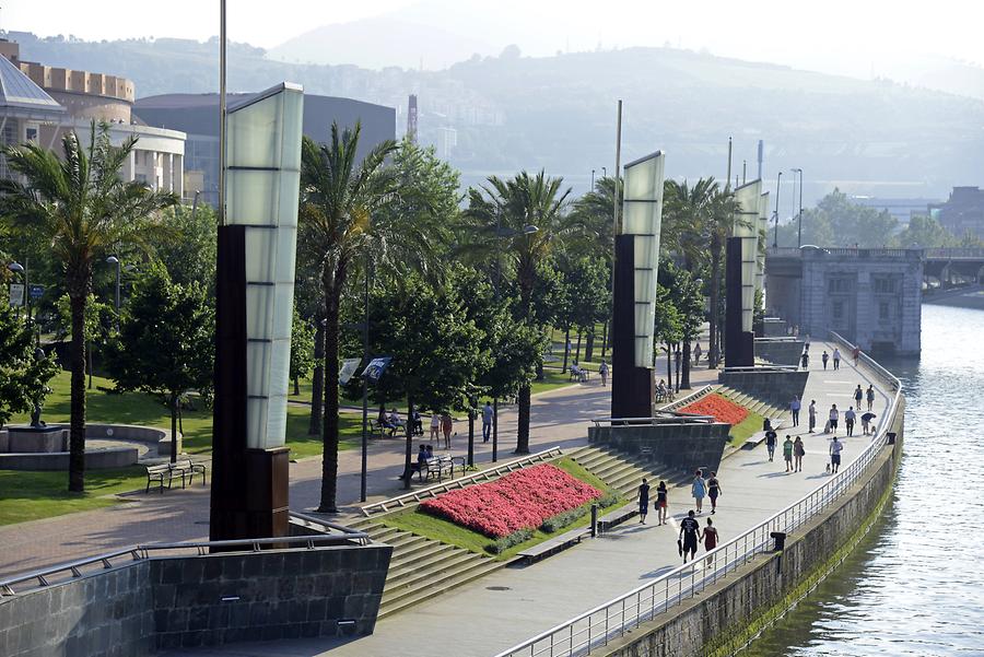 River Walk Rio Nervion