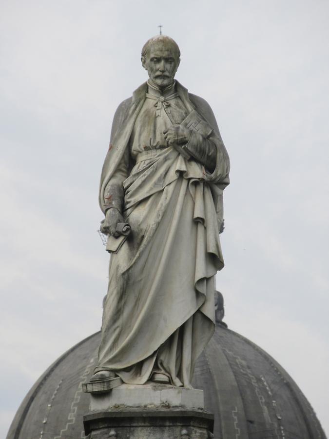 Azpeitia Loiola - Statue of Ignatius of Loyola