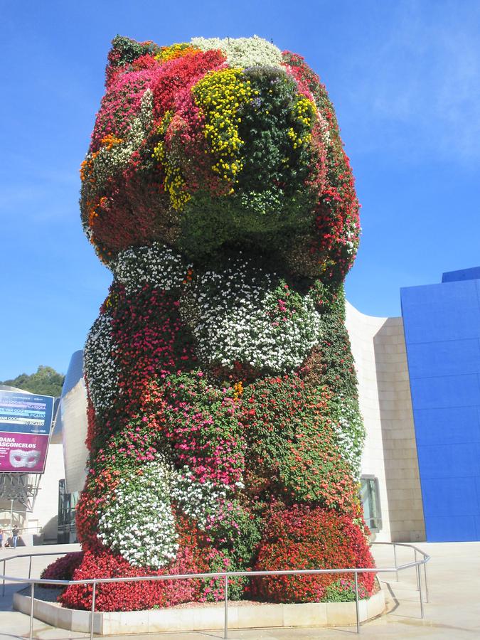 Bilbao - Guggenheim Museum - Jeff Koons 'Puppy' 1992