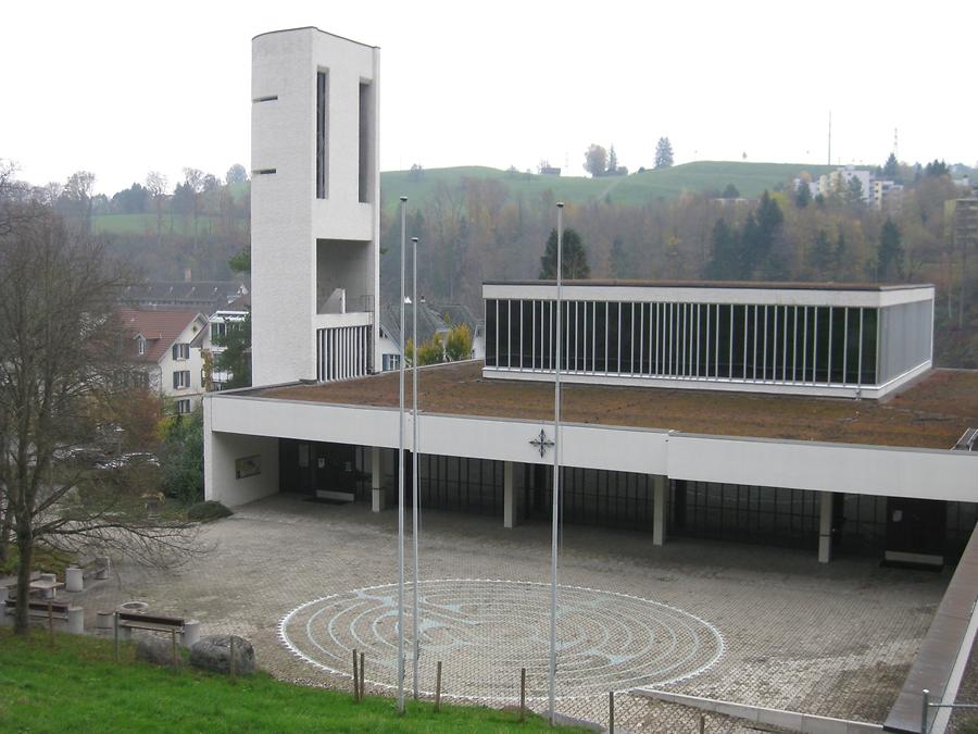 Langnau - Kath. Kirche mit Labyrinth