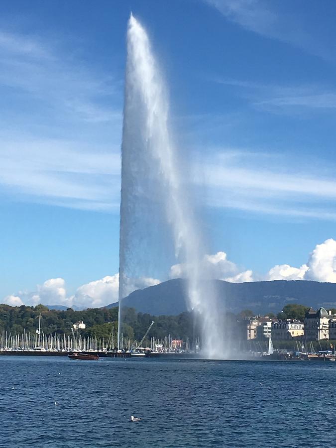 Geneva - Quai Gustave-Ador; Water Fountain