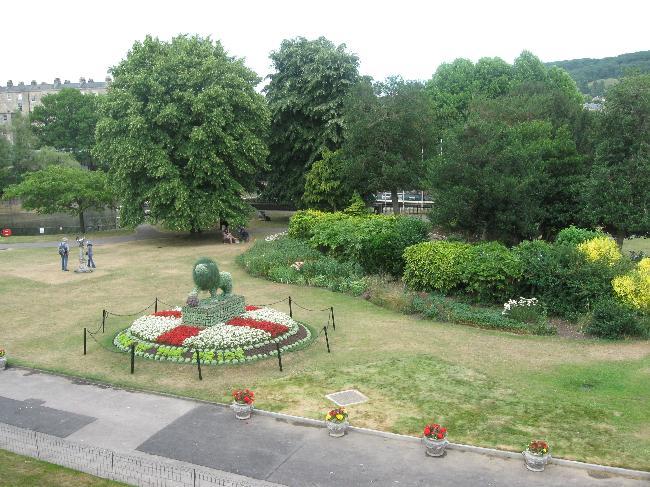 Topiary lion in Parade Garden