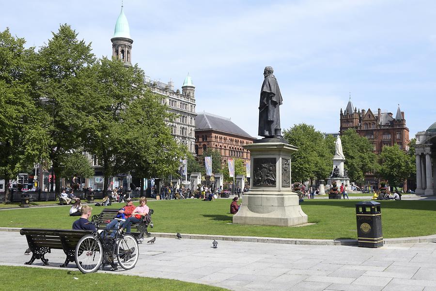 Belfast - City Hall; Park