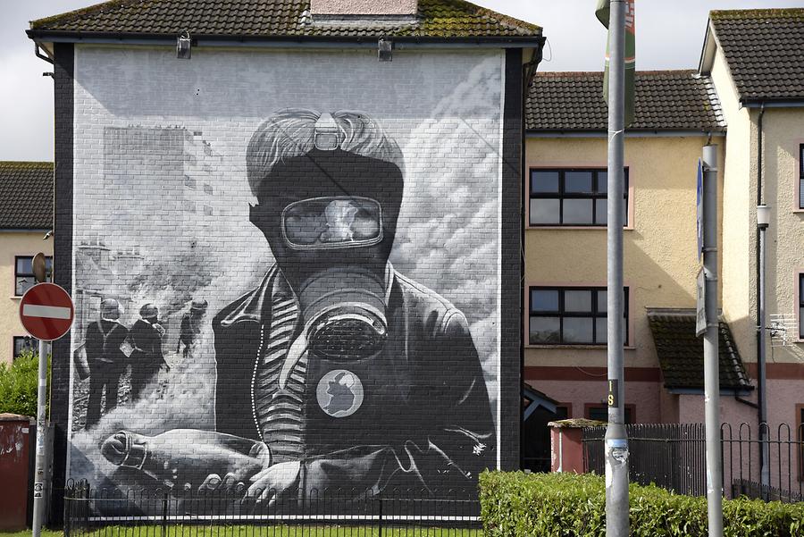 Derry - Bogside Area; Murals