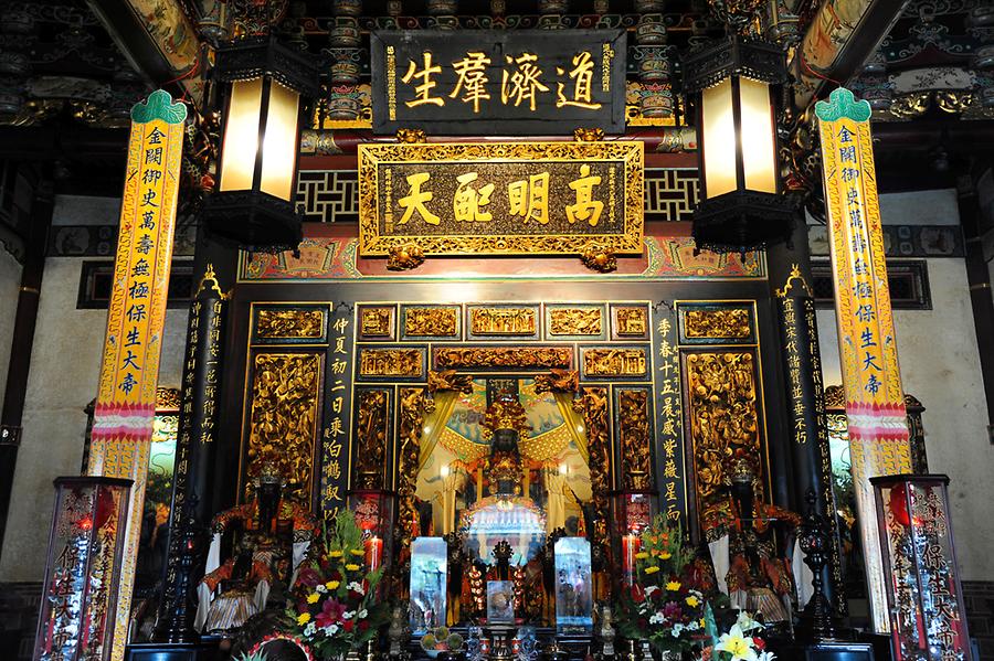 Bao-an Temple