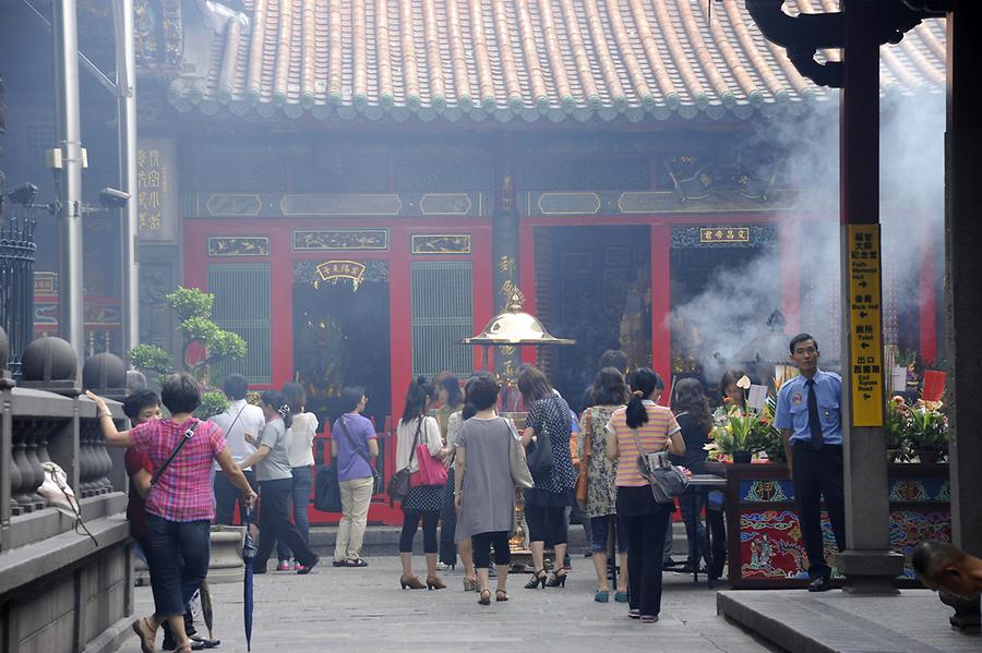 Longshan Temple