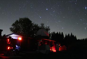 Gahberg Sternwarte bei Nacht