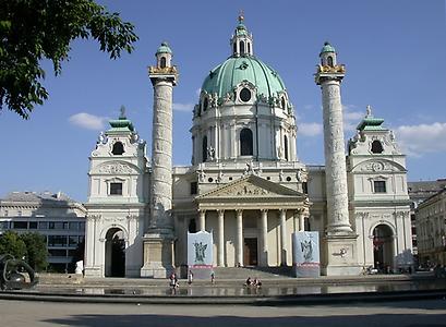 Karlskirche, ein hochbarockes Bauwerk