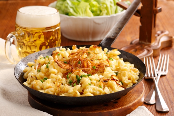 Käsespätzle | Heimatlexikon | Kunst und Kultur im Austria