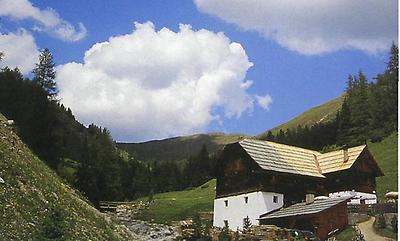 Die Karlbad-Alm ist seit dreihundert Jahren als bäuerliches Heilbad bekannt.