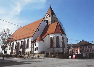 Die Pfarrkirche von Tragwein: Auf dem mittleren Schlussstein im Gewölbe findet sichd ie Jahreszahl 1521.