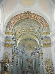 Der 1769 erschaffene, barocke Hochaltar des Bildhauers Veit Königer (1729-92) im 'Dom am Pyhrn', wie die alte Pfarrkirche auch genannt wird.