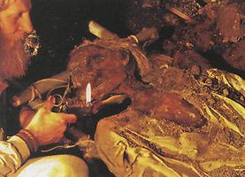 Als 'Mann im Salz' ist der mumifizeirte Körper eines Bergmannes aus dem Inneren des Salzbergwerks international bekannt geworden. Das Bild zeigt eine Nachstellung der Entdeckung.