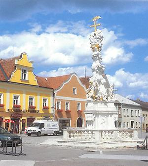 Der Hauptplatz von Eggenburg mit seinen barocken Bürgerhäusern