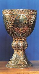 Der berühmte Tassilokelch in Stift Kremsmünster stammt aus der Zeit um 780.