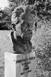 Friedrich Emich, Büste