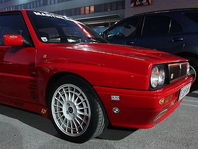 Was hat ein Puch-Pickerl auf einem Lancia zu suchen? Wenn das Teil ein Delta HF ist, dann steckt Alltad-Technik aus Graz drin. Bingo! (Foto: Martin Krusche)