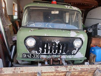 Der Frontlenker-Jeep in Fischbach. (Foto: Martin Krusche)
