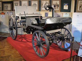 Replik des zweiten Marcus-Wagens von za. 1888, das erste moderne Automobil als eigenständige Konstruktion – (Foto: Martin Krusche)