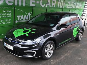 Komplementärschritt elektrischer Leihwagen, der stundenweise gebucht werden kann. (Foto: Martin Krusche)