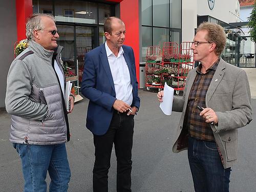 Von links: Die Bürgermeister Peter Moser (Ludersdorf-Wilfersdorf), Robert Schmierdorfer (Albersdorf-Prebuch) und Werner Höfler (Hofstätten an der Raab) in St. Ruprecht. (Foto: Martin Krusche)