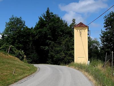 …und dann fesselt mich vor allem das lapidare in der landschaft, hinter dem sich so viel auftut, was die großen gesten nicht erahnen lassen, weil sie sich so wichtig machen.