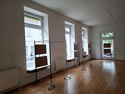 Hier baut nun Martina Brandl auf.