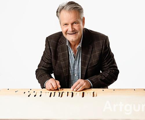 Die KI konnte Sigi Lemmerer und das Hackbrett nicht ngemessen interpretieren.