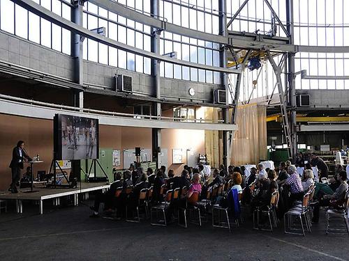 Das Kunstsymposion in dr Fabrikshalle.