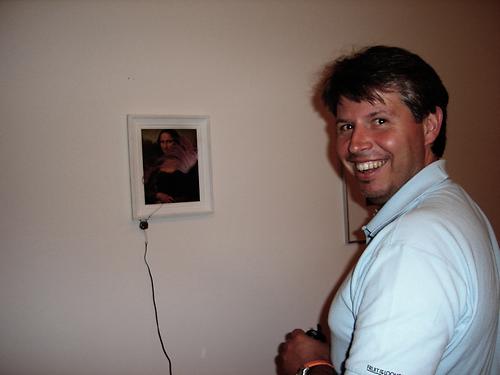 Arzt Georg Kurtz 2007 bei einer Arbeit von David Staretz im Rahmen des Festivals „steirischer herbst“.