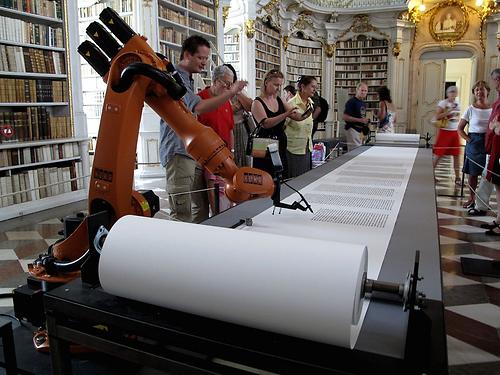Die Bibliothek ist ein Museum der immateriellen Güter, verwaht in den stabilsten Datentägern, die wir derzeit kennen: Bücher.