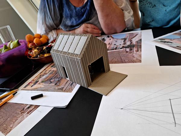 Die Aufgabe: Drei Dimensionen müssen auch in zwei Dimensionen erkennbar bleiben.