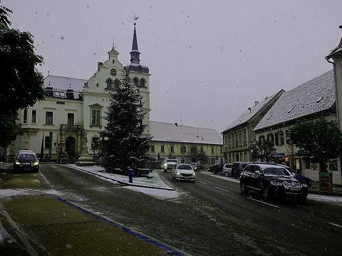 Aus der Sicht eines Stadtplanungs-Laien ist der Floriniplatz bloß eine begrünte Verkehrsinsel.