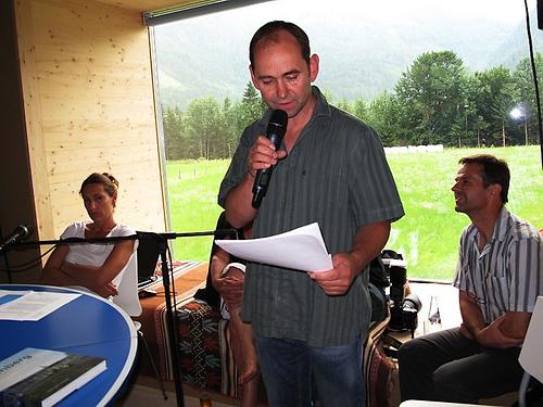 Der Autor und Musiker Ernst Huber von „Broadlahn“. (Foto: Martin Krusche)