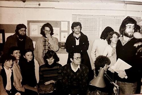 1977: das foto stammt von einem der plätze, an dem wir uns damals in graz erproben konnten. das erste atelier lang in der leechgasse.
