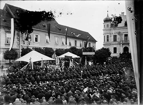 Der Gleisdorfer Florianiplatz, Glasnegativ, undatiert (Quelle: Sammlung Mayr)