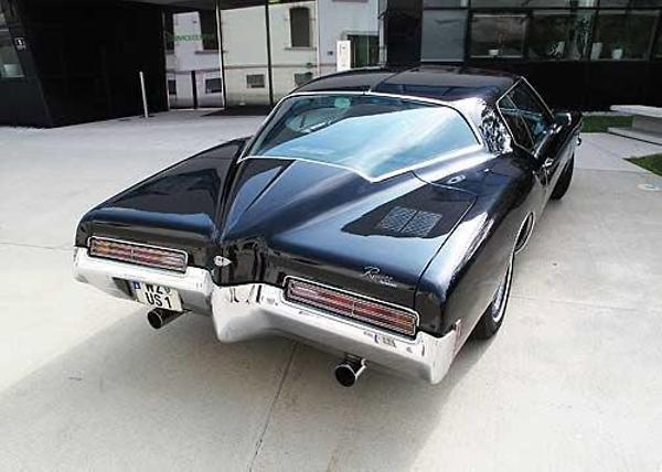 Der 1971er Boattail-Riviera