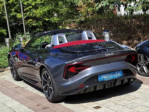 Der MG Cybster als Quoten-Hit.