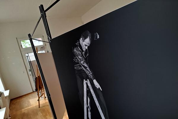 Kulturraum (Weizerstraße 4, Gleisdorf): Episode II, „Im Theater: Farben der Liebe“ von Richard Mayr.(Foto: Martin Krusche, für redaktionelle Berichterstattung honorarfrei.)