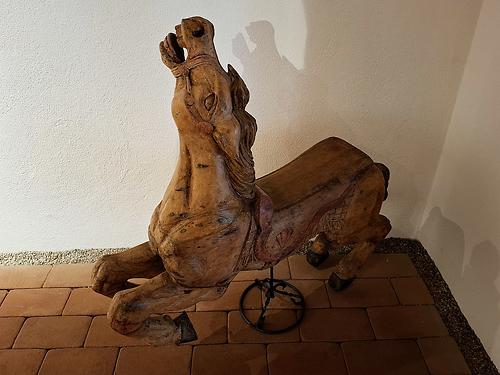 Ausstellungsstück: Fünftausend Jahre „Kentaurischer Pakt“.