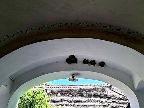 Schwalbensiedlung in der k.k. Poststation.