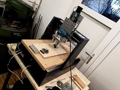 Handliche CNC-Maschine für Heimwerker.