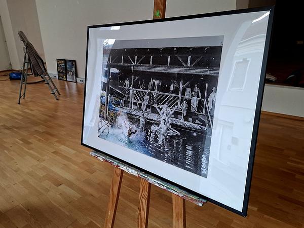 Diese Mayr‘sche Arbeit war zuerst in unserem „Kulturraum“ ausgestellt und ist nun hierher verlegt worden, weil wir in unsere Ausstellungstätigkeit ein dynamisches Element eigeführt haben.